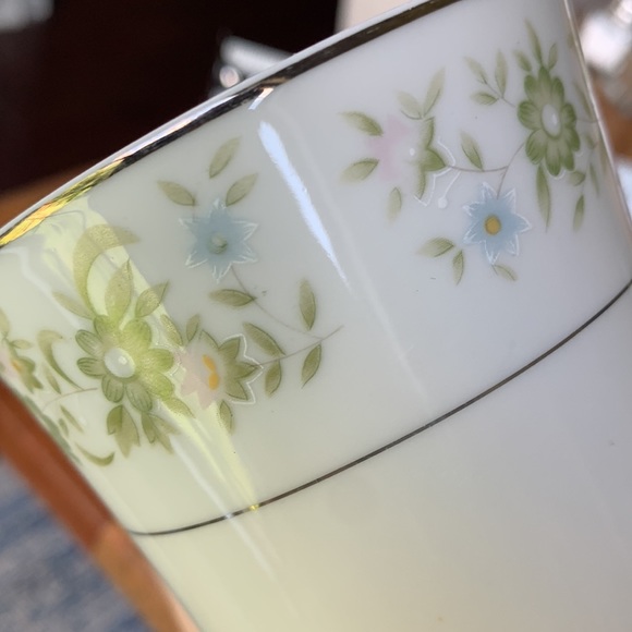 Royal Wentworth Pauline Teacup and Saucer - Picture 8 of 13